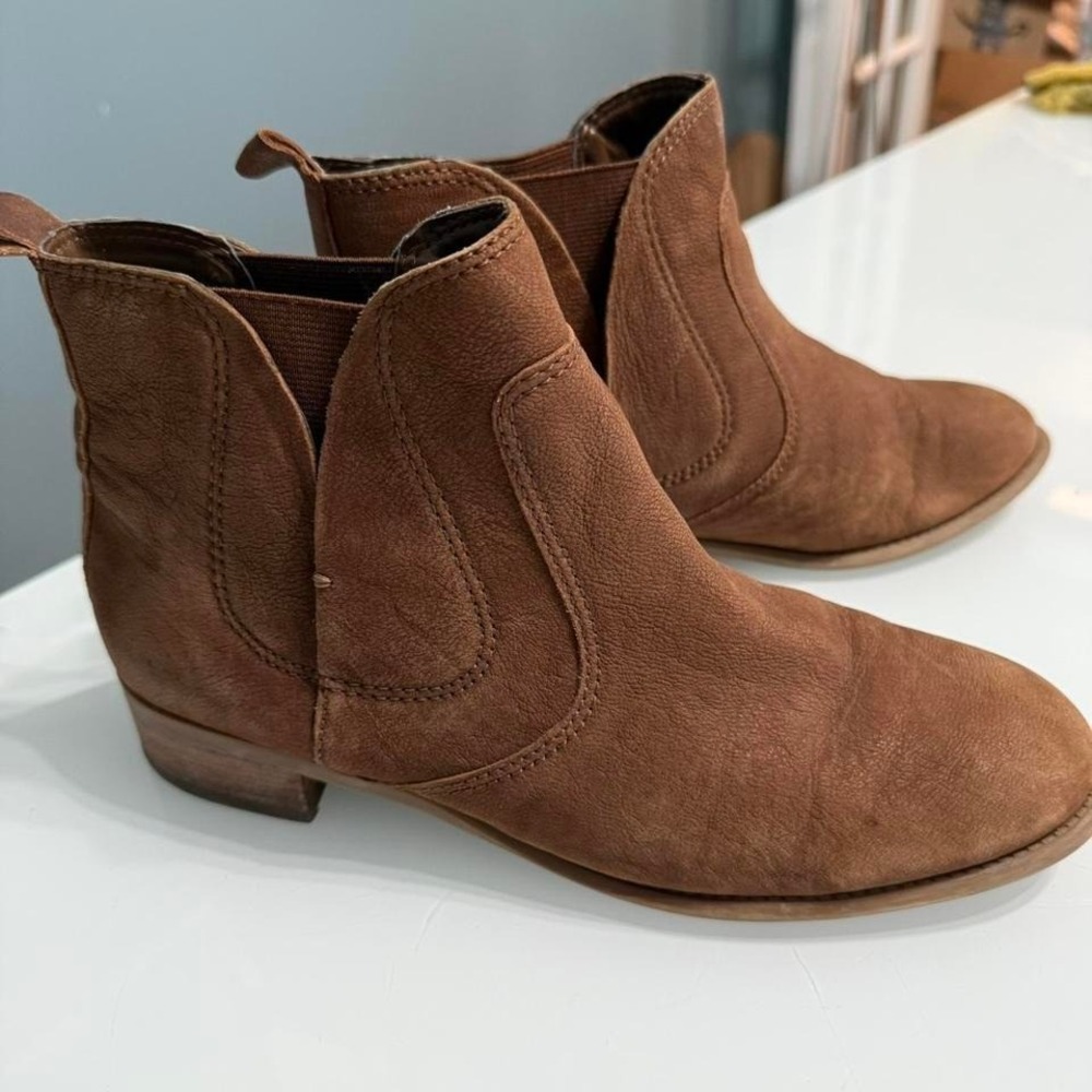 Nine West Brown Leather Chelsea Ankle Boots | Western Inspired | Size 8